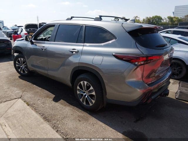 2026 TOYOTA HIGHLANDER XLE 3