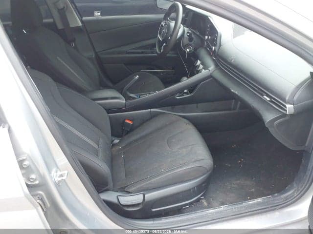 2021 HYUNDAI ELANTRA SE 5