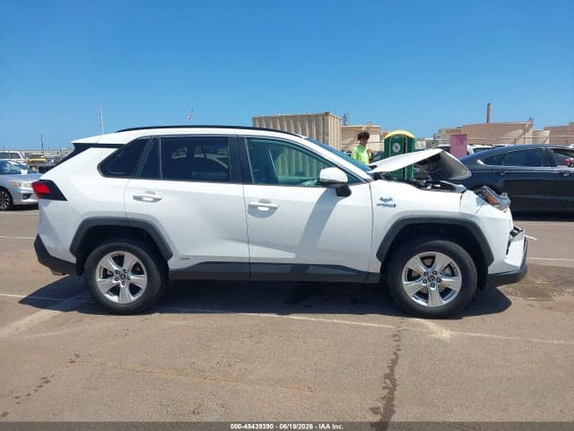 2019 TOYOTA RAV4 HYBRID XLE 14