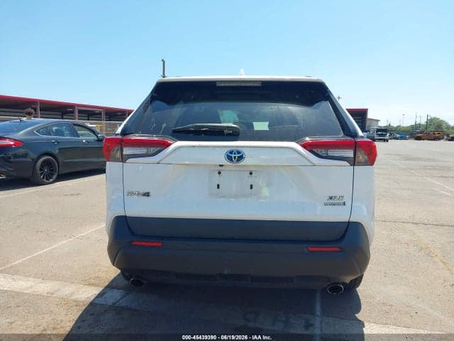 2019 TOYOTA RAV4 HYBRID XLE 17