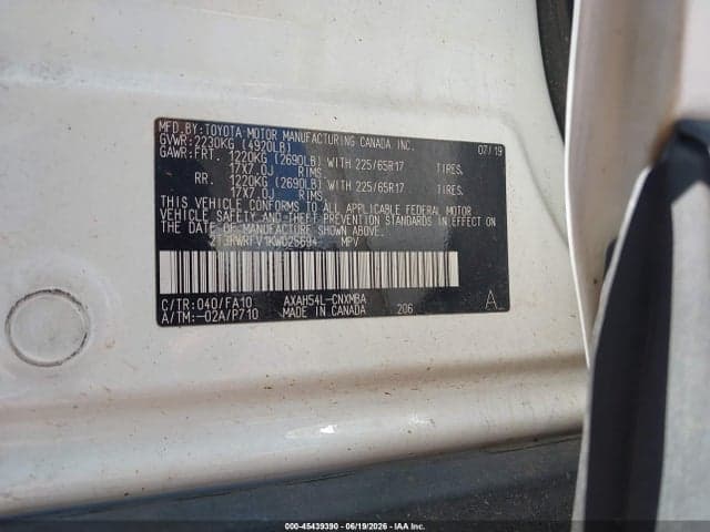 2019 TOYOTA RAV4 HYBRID XLE 9