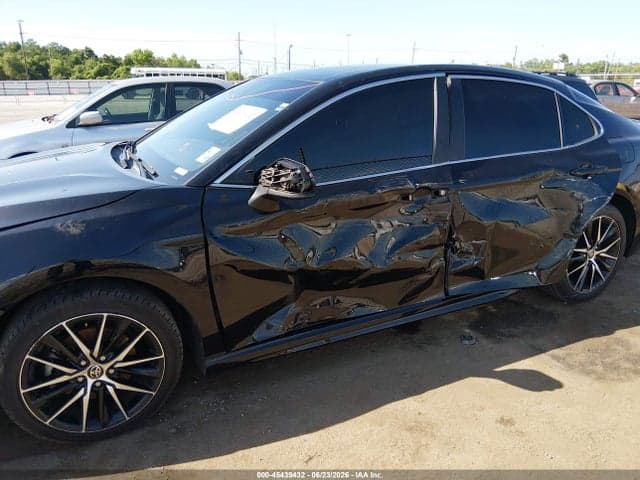 2021 TOYOTA CAMRY SE 6