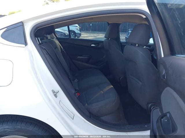 2017 CHEVROLET CRUZE LT AUTO 8