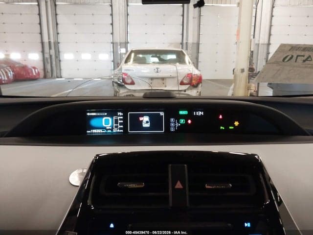 2019 TOYOTA PRIUS LE 7
