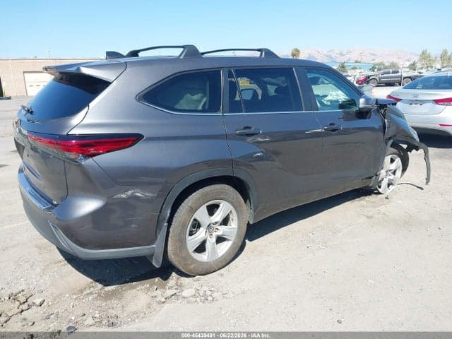 2023 TOYOTA HIGHLANDER LE 4