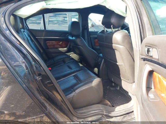 2014 LINCOLN MKS 8