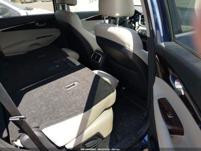 2017 KIA SORENTO 2.4L LX 8