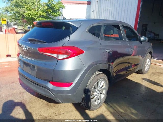 2018 HYUNDAI TUCSON SE 4