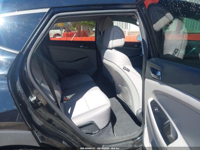 2018 HYUNDAI TUCSON SE 8
