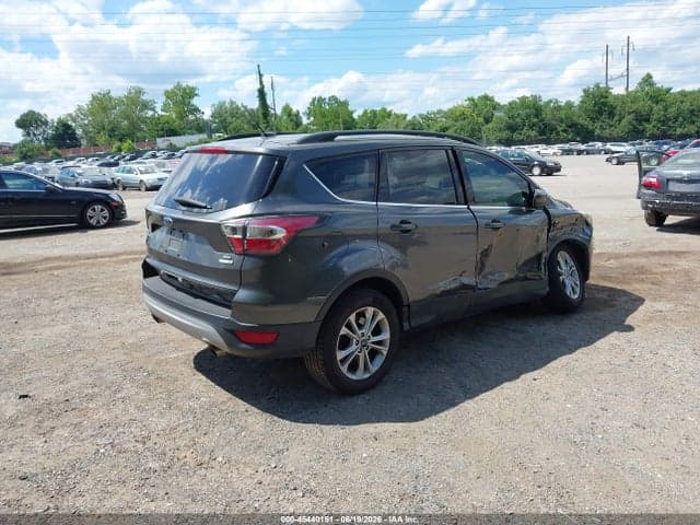 2017 FORD ESCAPE SE 4