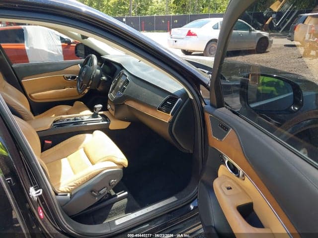 2016 VOLVO XC90 T6 5