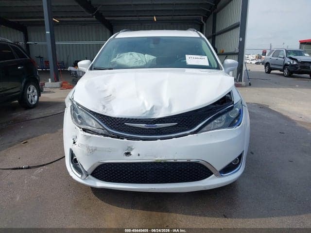 2020 CHRYSLER PACIFICA TOURING L 12