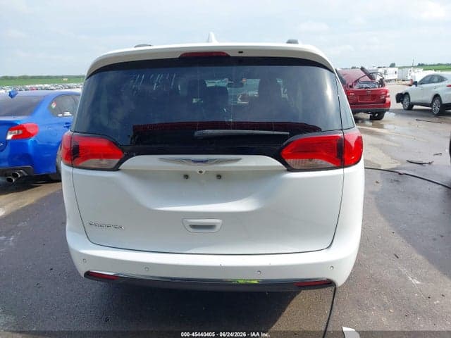 2020 CHRYSLER PACIFICA TOURING L 16