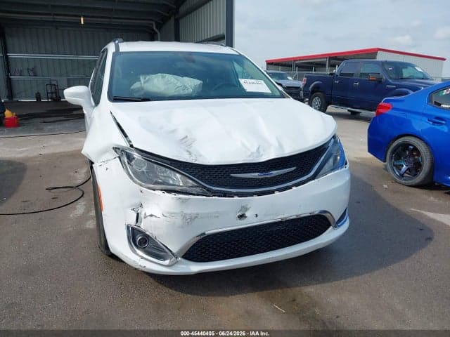 2020 CHRYSLER PACIFICA TOURING L 6