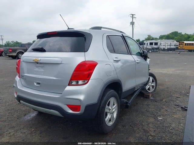 2021 CHEVROLET TRAX AWD LT 4