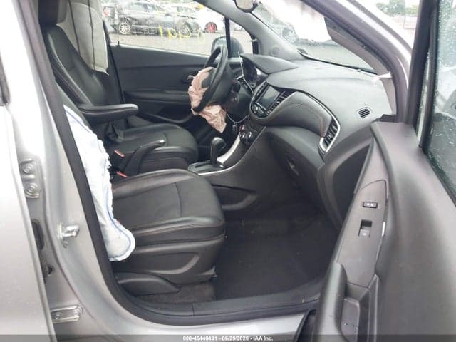2021 CHEVROLET TRAX AWD LT 5