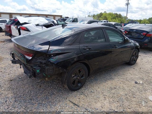 2022 HYUNDAI ELANTRA SEL 4