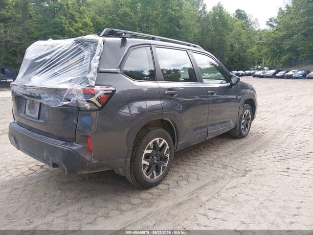 2025 SUBARU FORESTER 4