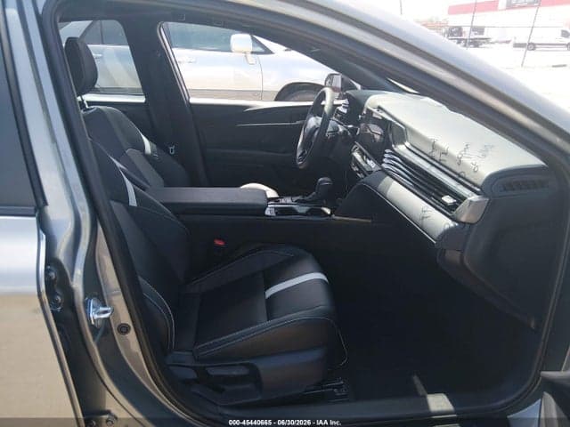 2026 TOYOTA CAMRY SE 5