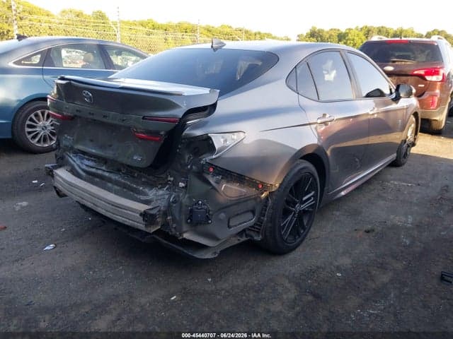 2025 TOYOTA CAMRY SE 4