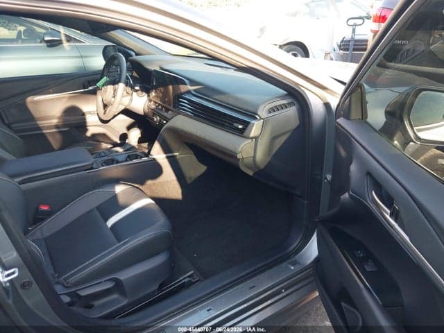 2025 TOYOTA CAMRY SE 5