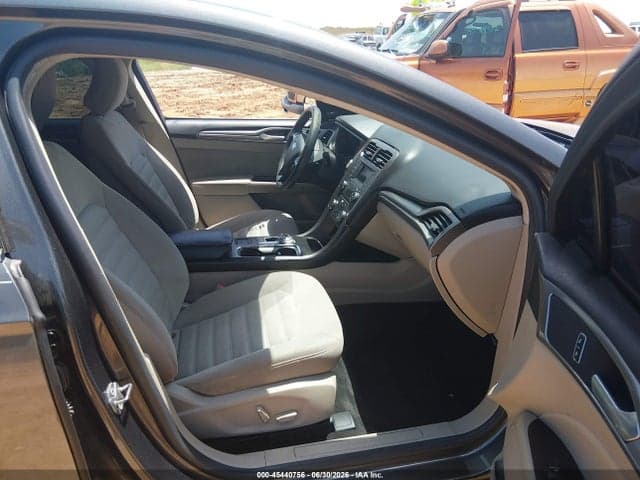 2017 FORD FUSION SE 5