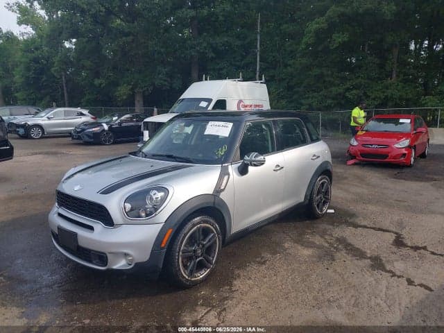2013 MINI COUNTRYMAN COOPER 2