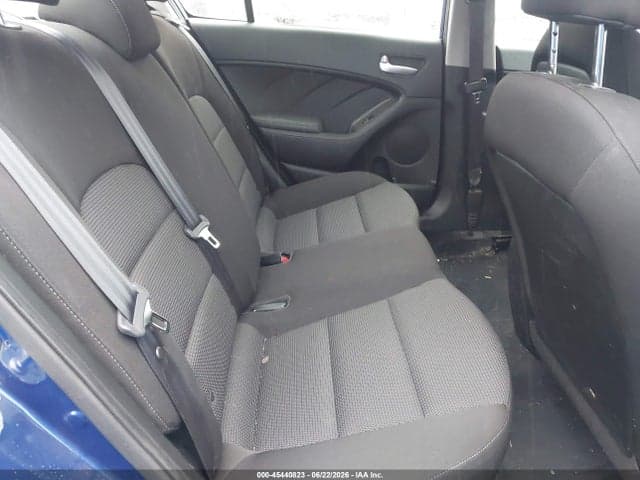 2017 KIA FORTE LX 8