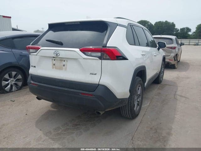 2022 TOYOTA RAV4 XLE 4