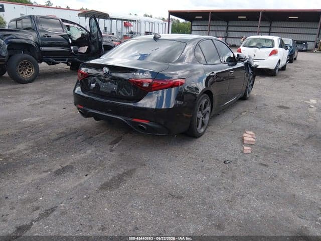 2017 ALFA ROMEO GIULIA RWD 4