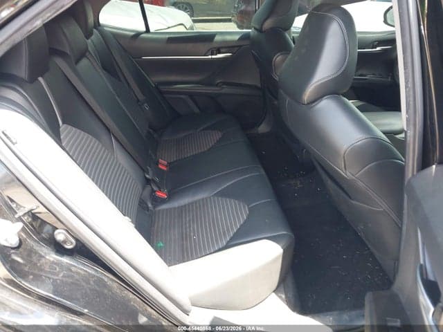 2021 TOYOTA CAMRY SE 8