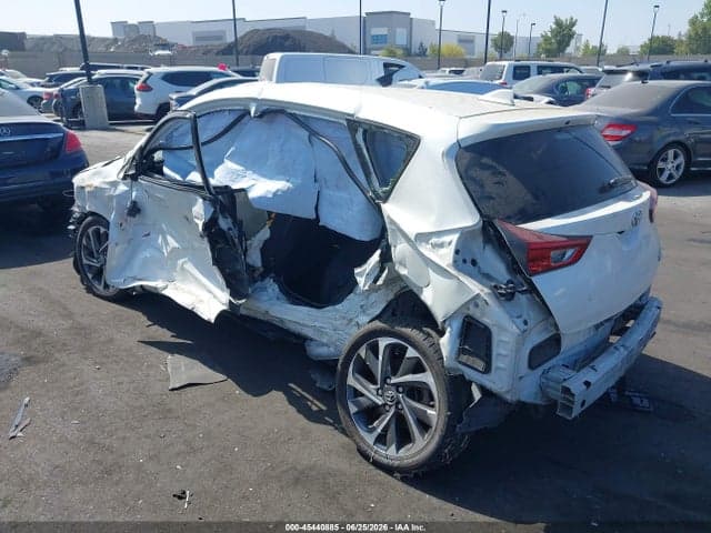 2018 TOYOTA COROLLA IM 3
