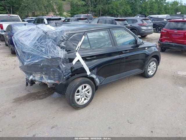 2022 HYUNDAI VENUE SE 4