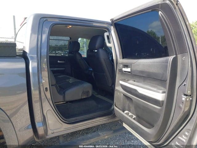 2019 TOYOTA TUNDRA SR5 5.7L V8 8