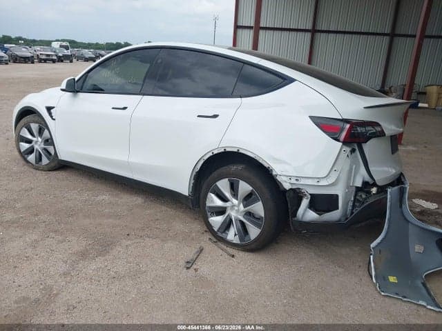 2024 TESLA MODEL Y 4