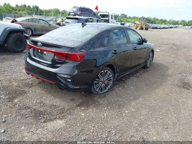 2021 KIA FORTE GT 4