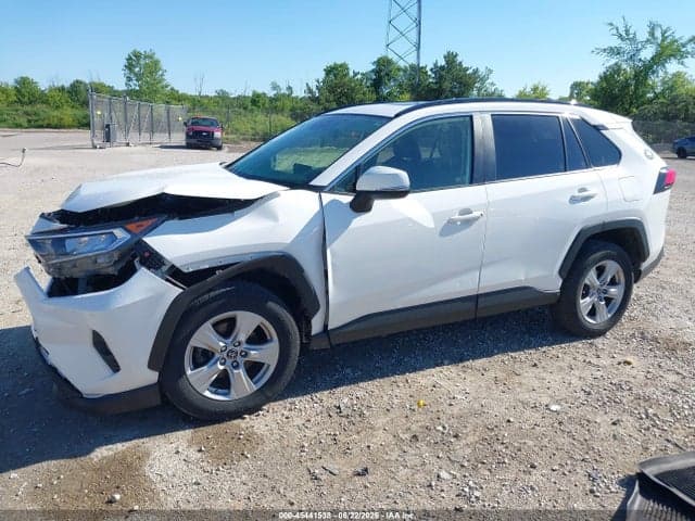 2019 TOYOTA RAV4 XLE 2