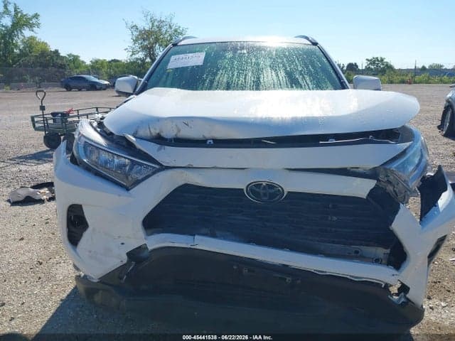 2019 TOYOTA RAV4 XLE 11
