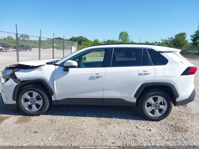2019 TOYOTA RAV4 XLE 13