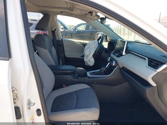 2019 TOYOTA RAV4 XLE 5