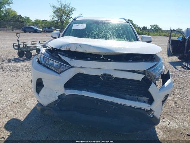 2019 TOYOTA RAV4 XLE 6