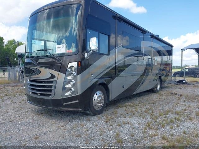 2017 FORD F53 2