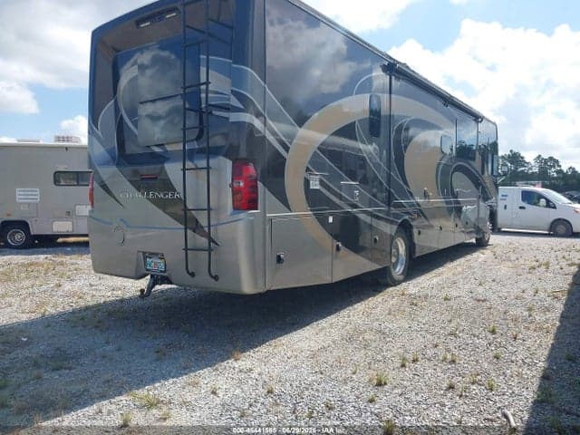 2017 FORD F53 4