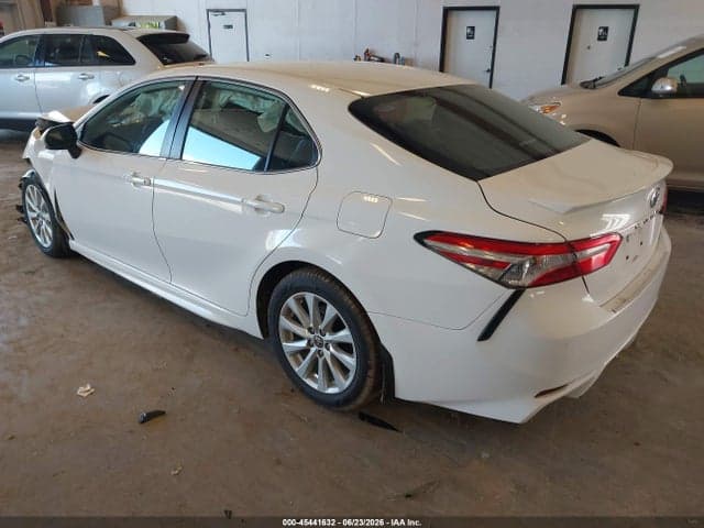 2020 TOYOTA CAMRY SE 3