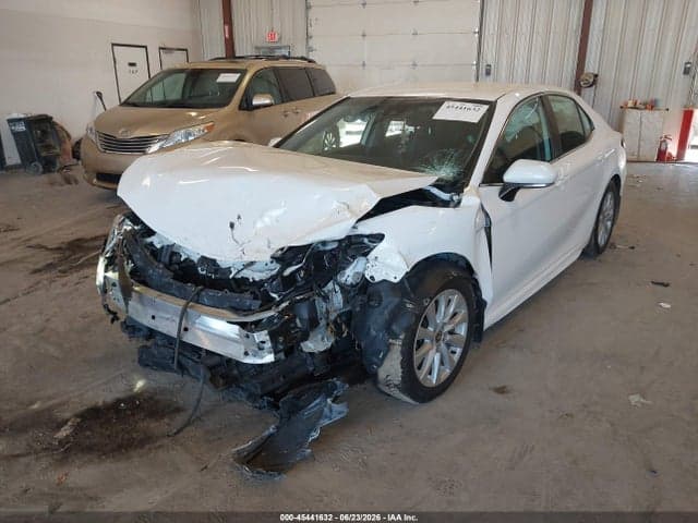 2020 TOYOTA CAMRY SE 6