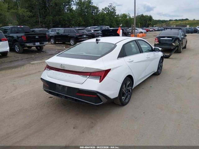 2024 HYUNDAI ELANTRA SEL 4