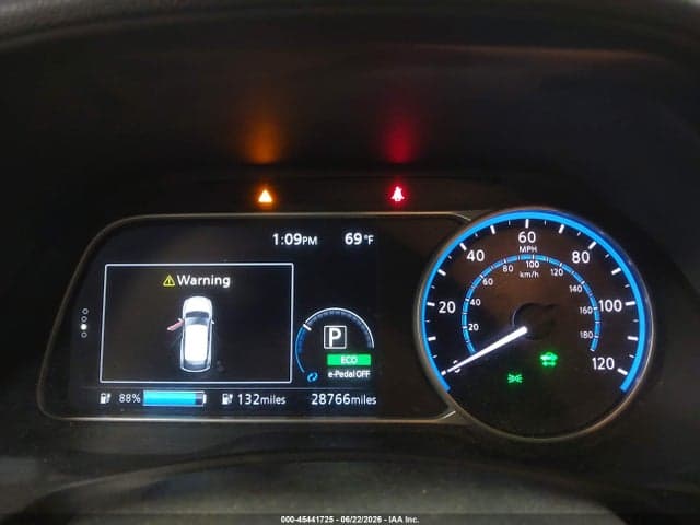 2018 NISSAN LEAF SL 17