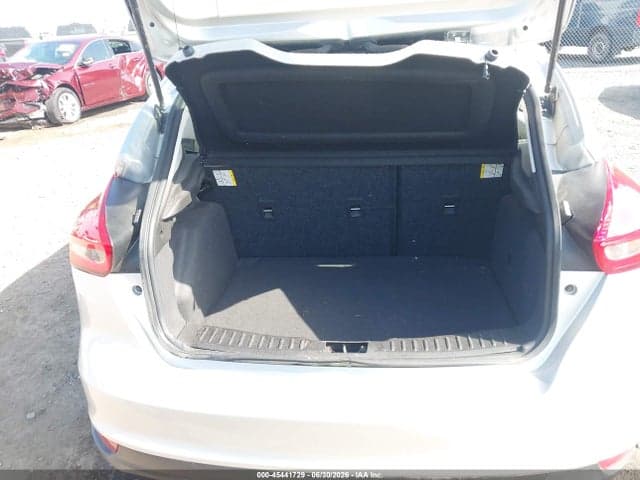 2017 FORD FOCUS SE 18