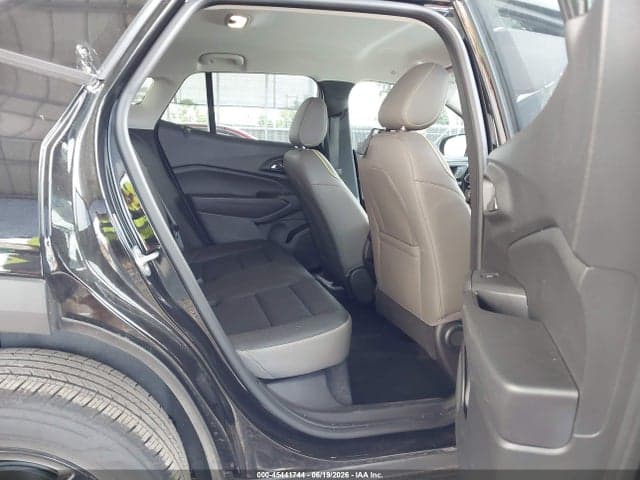 2025 CHEVROLET TRAX FWD ACTIV 8