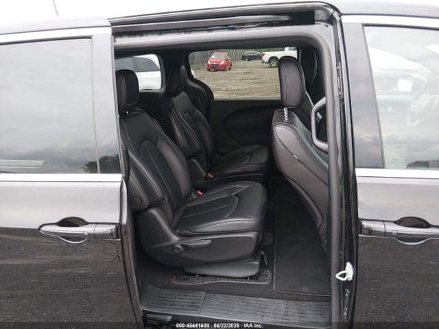 2025 CHRYSLER PACIFICA HYBRID SELECT 8